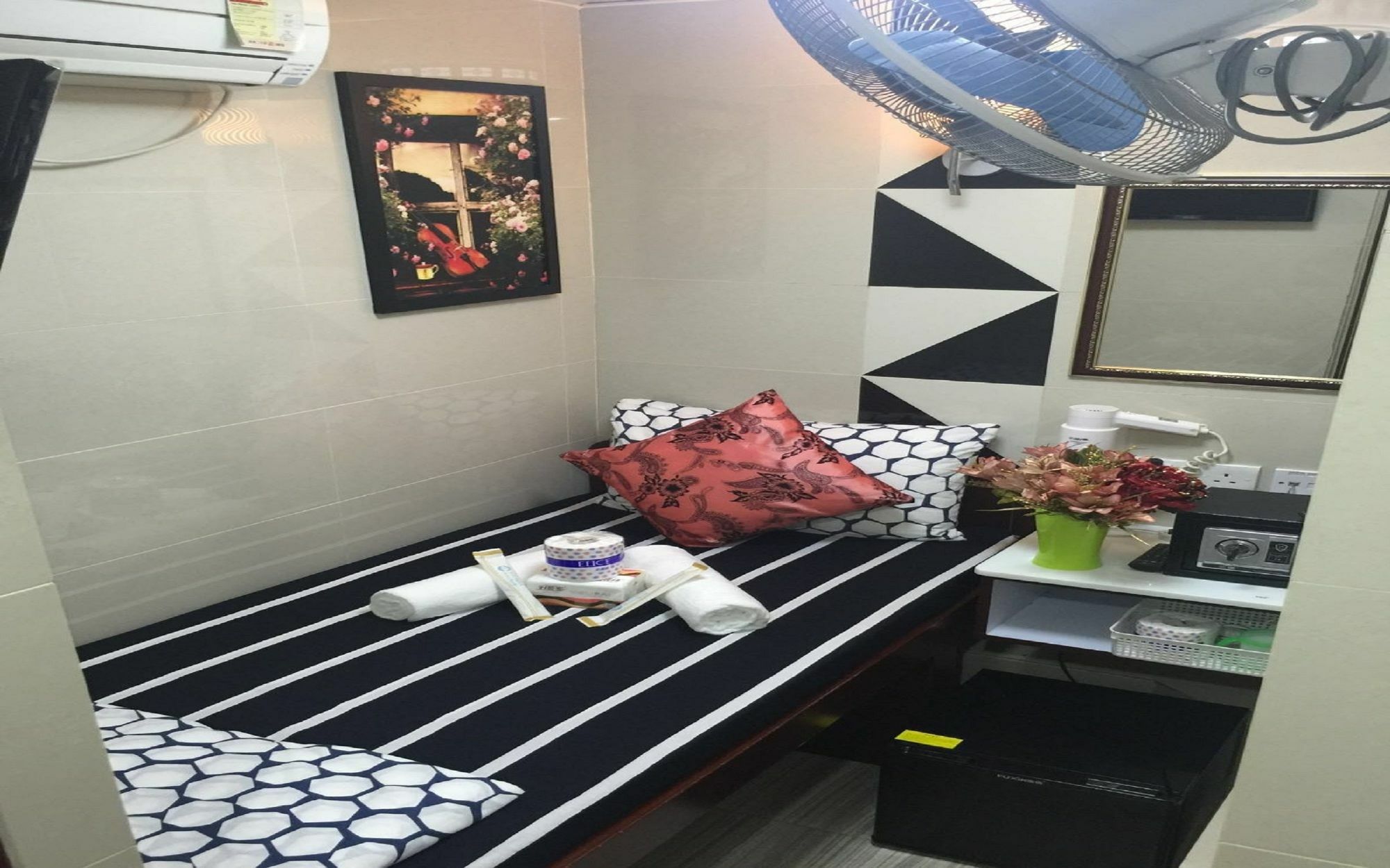Skystar Hostel Hong Kong Esterno foto